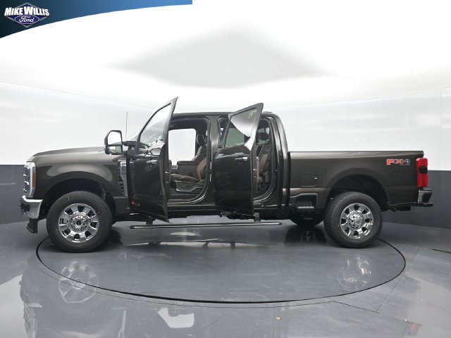 Used 2025 Ford F250 King Ranch w/ Chrome Package AWD/4WD image 28