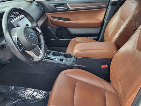 Used 2018 Subaru Outback 2.5i Touring image 16