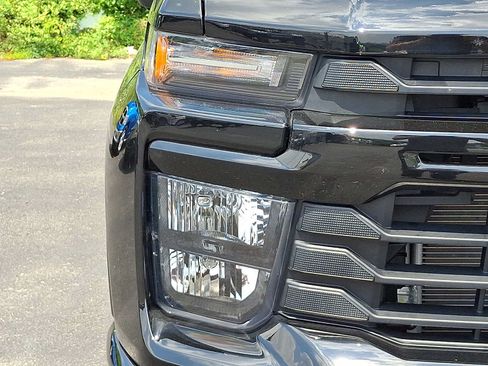 Used 2025 Chevrolet Silverado 2500 Custom w/ Custom Value Package AWD/4WD image 9