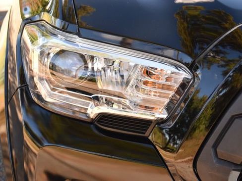 Used 2023 Toyota Tacoma TRD Sport image 9