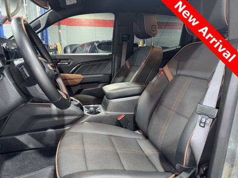 Used 2024 GMC Canyon AT4 w/ Technology Package image 5