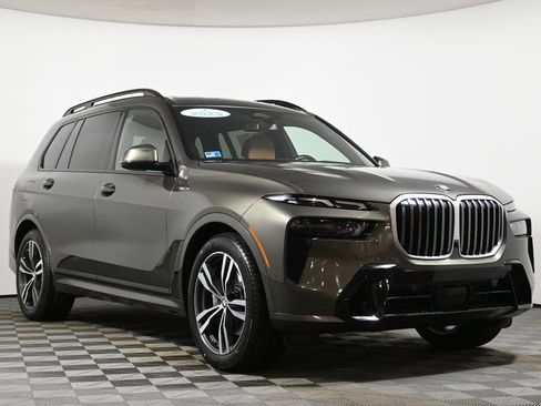 Certified 2023 BMW X7 xDrive40i w/ M Sport Package image 9