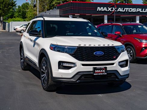 Used 2021 Ford Explorer ST w/ Equipment Group 401A AWD/4WD image 2