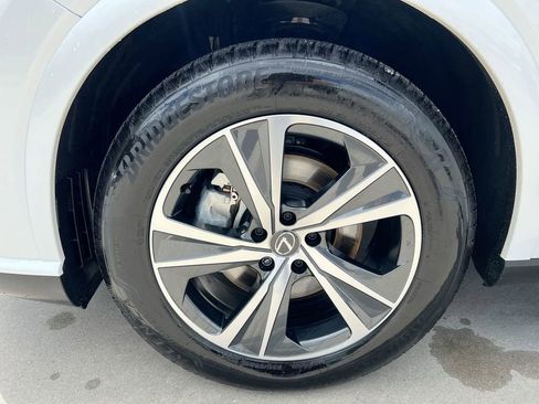 Certified 2025 Lexus RX 350 Premium w/ Accessory Package (Z1) image 9