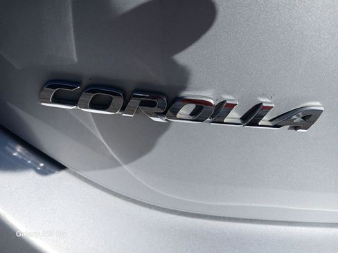 Used 2018 Toyota Corolla LE FWD image 13