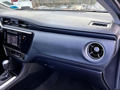 Used 2017 Toyota Corolla LE w/ Carpet Mat Package (TMS) image 16