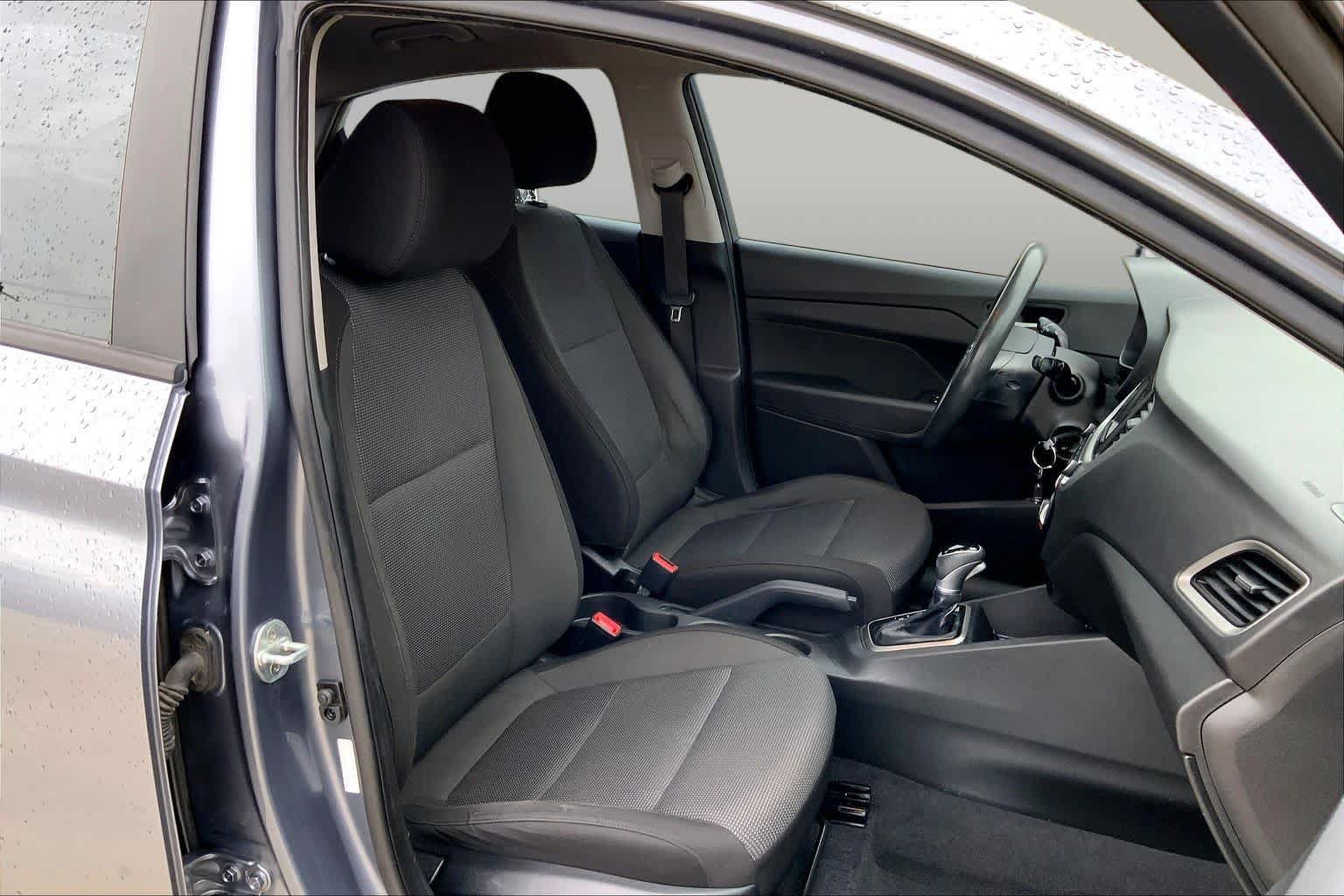 Used 2020 Hyundai Accent SE FWD image 9