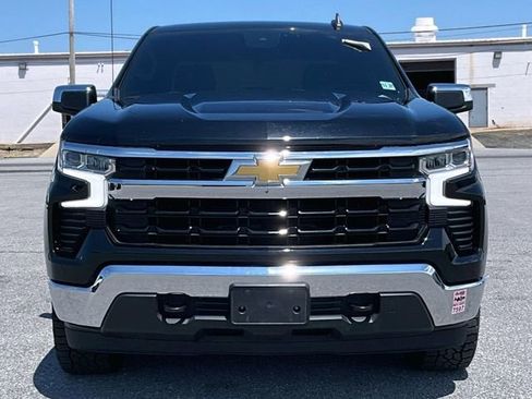 Used 2022 Chevrolet Silverado 1500 LT AWD/4WD image 4