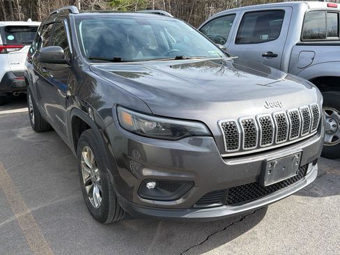 Used 2019 Jeep Cherokee Latitude Plus w/ Cold Weather Group image 3