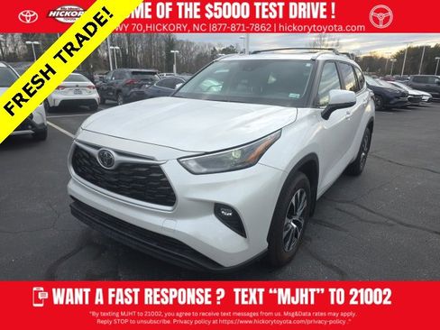 Used 2025 Toyota Highlander LE image 1