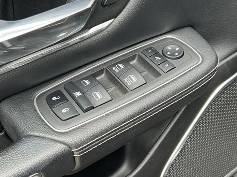 Used 2022 RAM 1500 Laramie AWD/4WD image 19