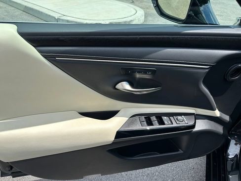 Used 2022 Lexus ES 350 w/ Premium Package FWD image 12