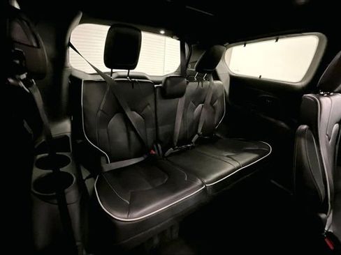 Used 2018 Chrysler Pacifica Limited w/ Advanced Safetytec Group FWD image 33