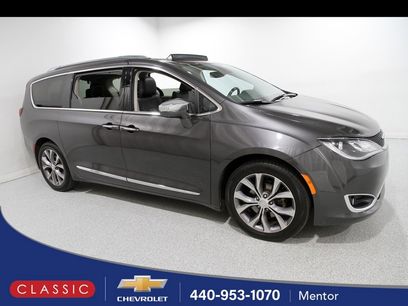 Used 2020 Chrysler Pacifica Limited w/ Tire & Wheel Group