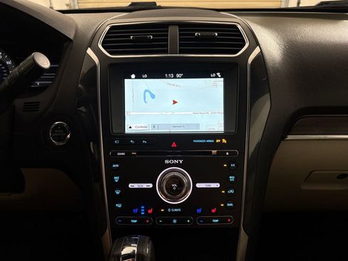 Used 2018 Ford Explorer Limited w/ Equipment Group 301A AWD/4WD image 18