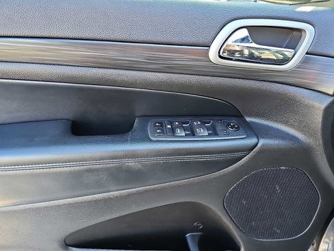 Used 2020 Jeep Grand Cherokee Altitude image 13