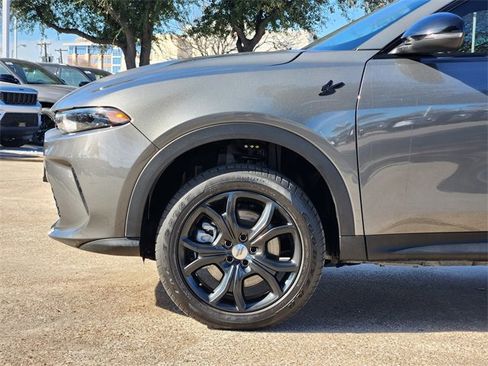 Certified 2024 Dodge Hornet GT w/ GT Blacktop Package image 9