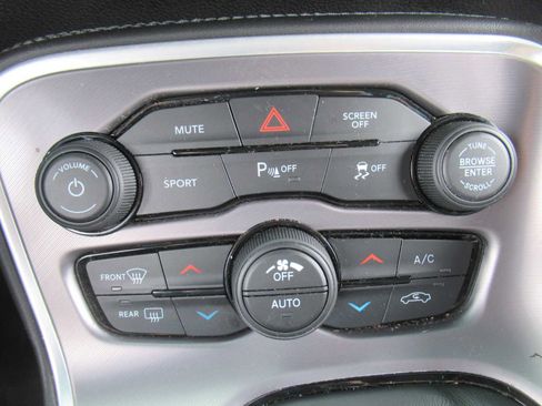 Used 2022 Dodge Challenger R/T w/ Blacktop Package image 33