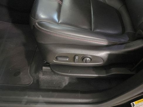 Certified 2023 Chevrolet Traverse RS FWD image 16