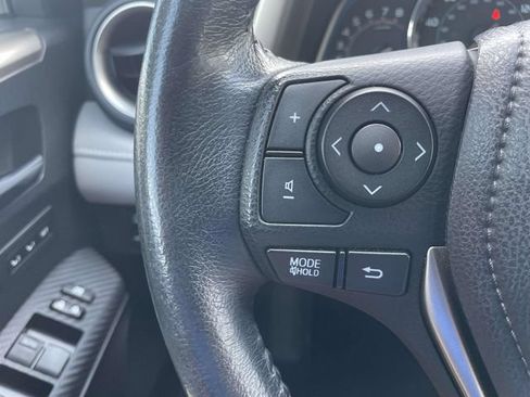 Used 2015 Toyota RAV4 Limited AWD/4WD image 23