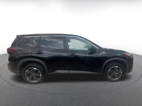 Used 2025 Nissan Rogue SV AWD/4WD image 16