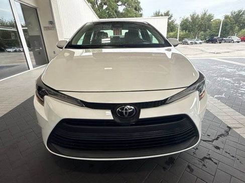 Used 2023 Toyota Corolla LE FWD image 6