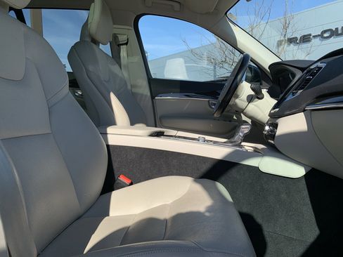 Used 2018 Volvo XC90 T6 Momentum w/ Momentum Plus Package image 35