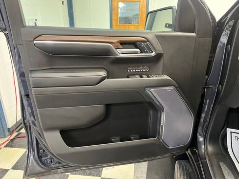 Used 2023 Chevrolet Silverado 1500 High Country w/ High Country Premium Package AWD/4WD image 39