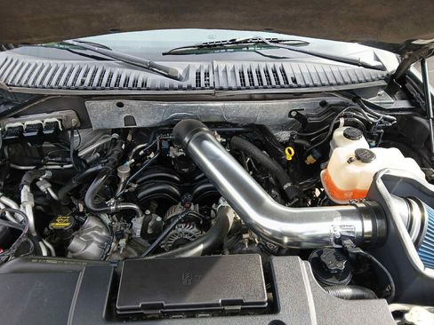 Used 2011 Ford Expedition Limited image 10