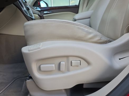 Used 2011 Cadillac SRX Luxury image 17