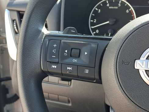 Used 2023 Nissan Rogue SV AWD/4WD image 21