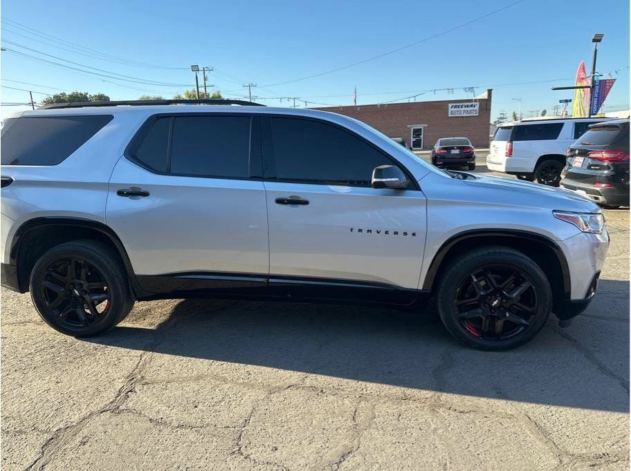 Used 2021 Chevrolet Traverse Premier w/ Redline Edition FWD image 6