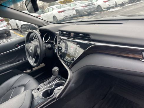 Used 2018 Toyota Camry XLE image 13