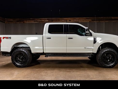 Used 2021 Ford F250 Lariat image 11