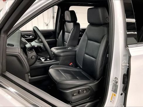 Used 2023 Chevrolet Tahoe LT w/ Luxury Package AWD/4WD image 24