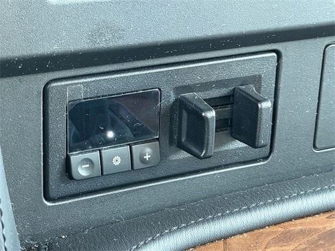 Used 2024 Nissan Armada SL image 20