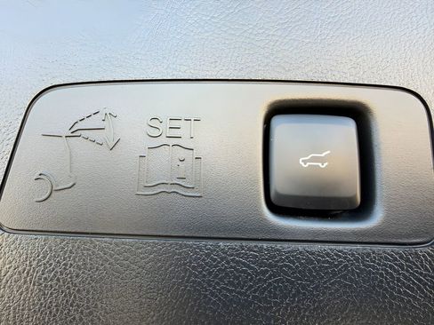 Used 2023 Lincoln Corsair Reserve image 9