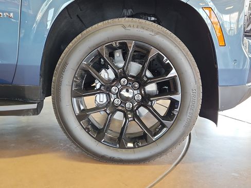 New 2026 Chevrolet Suburban Premier AWD/4WD image 14