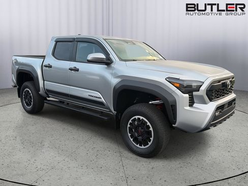 Certified 2026 Toyota Tacoma TRD Off-Road AWD/4WD image 8