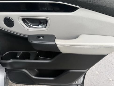 Used 2024 Honda Pilot Touring image 25
