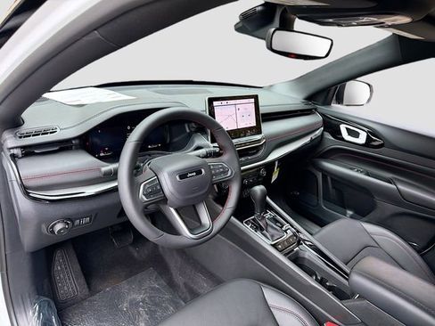 New 2026 Jeep Compass Trailhawk w/ Sun, Sound & Navigation Group AWD/4WD image 10