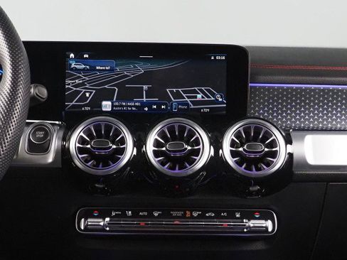 Used 2024 Mercedes-Benz EQB 250+ image 25