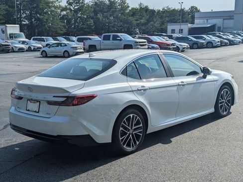 Used 2026 Toyota Camry XLE FWD image 7
