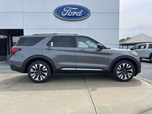 New 2026 Ford Explorer Platinum AWD/4WD image 3