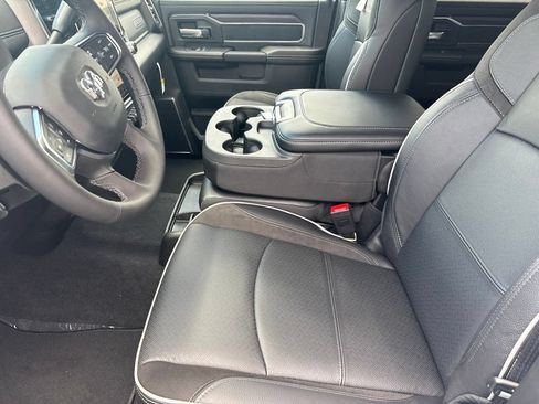 New 2026 RAM 2500 Laramie AWD/4WD image 18