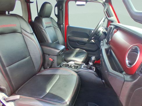Used 2018 Jeep Wrangler Unlimited Rubicon w/ Dual Top Group AWD/4WD image 18