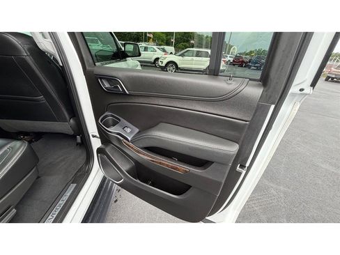 Used 2019 Chevrolet Suburban LT image 19