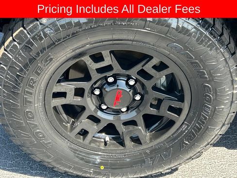 Used 2024 Toyota 4Runner TRD Off-Road Premium w/ Moonroof Package AWD/4WD image 26