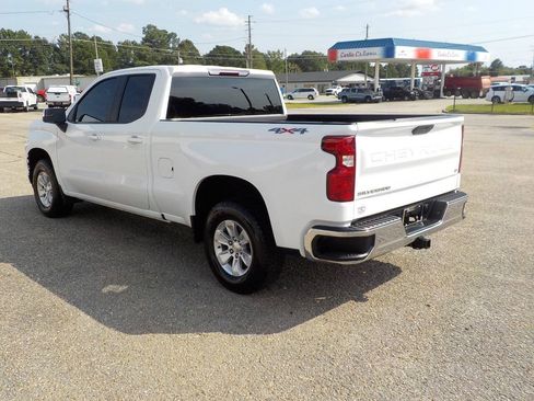 Used 2021 Chevrolet Silverado 1500 LT w/ Fleet Comfort Package AWD/4WD image 3