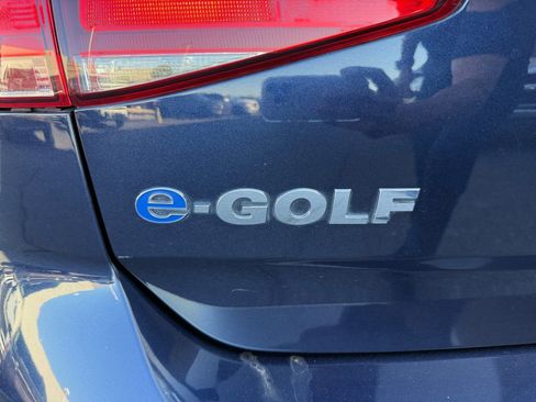 Used 2016 Volkswagen e-Golf SE image 24